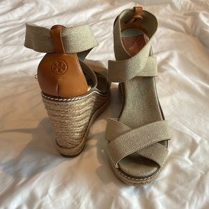 Tory Burch tan & cork wedges size 8